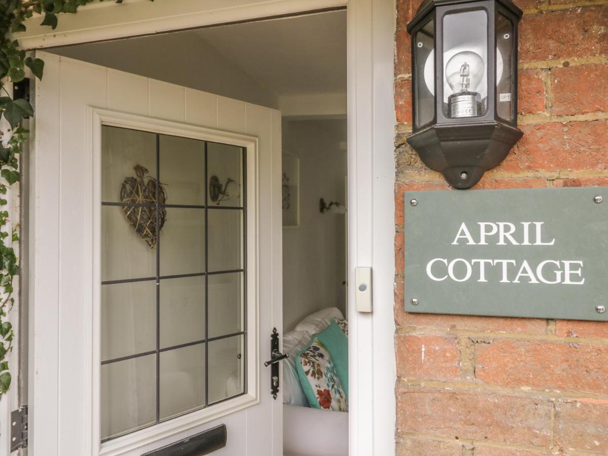 April Cottage برودواي المظهر الخارجي الصورة