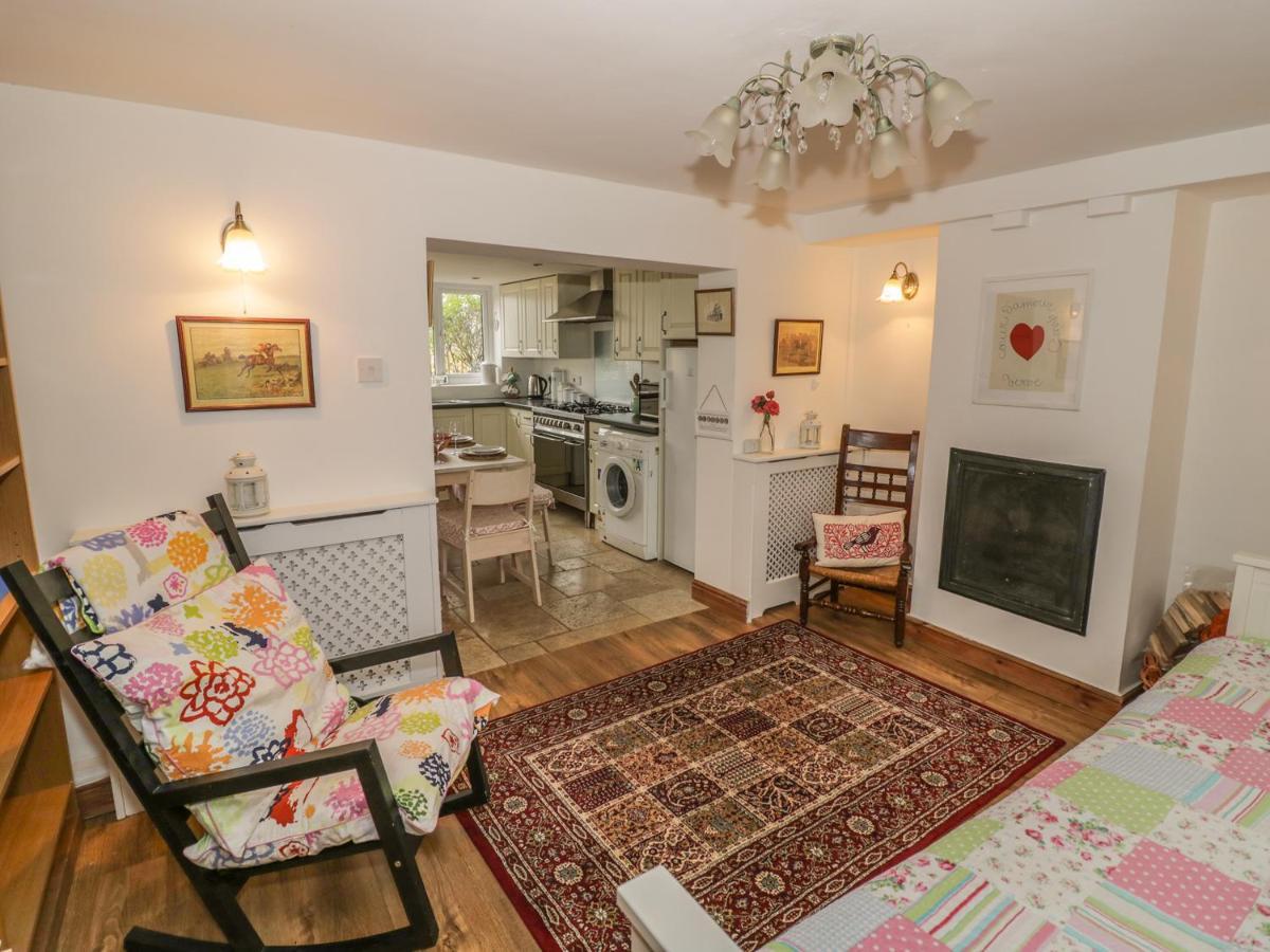April Cottage برودواي المظهر الخارجي الصورة