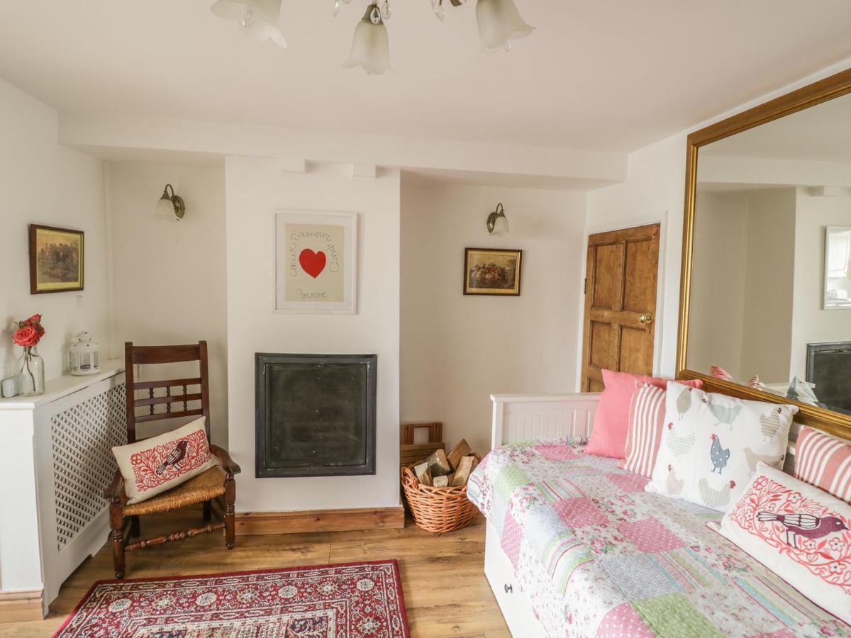 April Cottage برودواي المظهر الخارجي الصورة