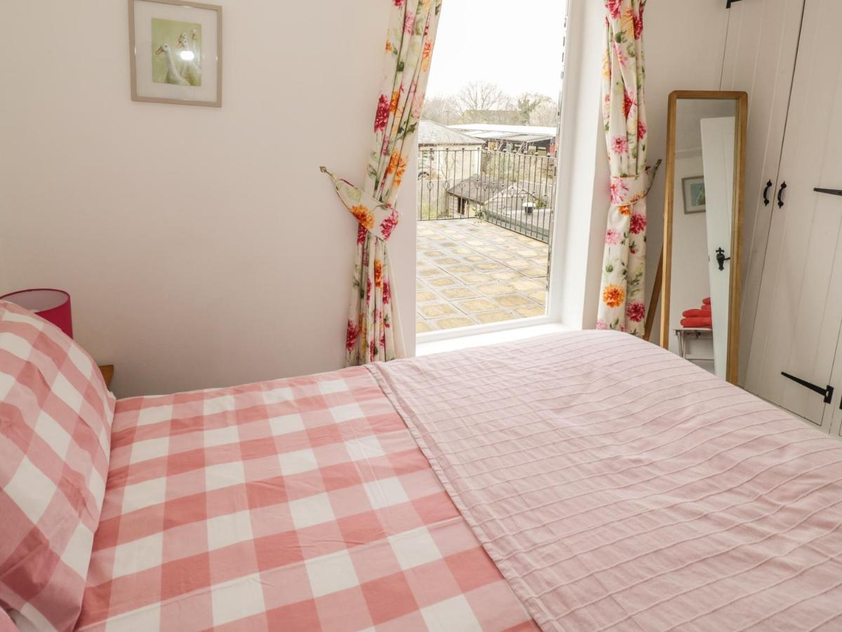 April Cottage برودواي المظهر الخارجي الصورة